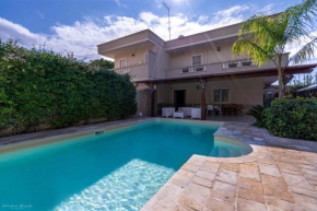 YCH-Villa ANGELINA IN PUGLIA A POCHI PASSI DAL MARE